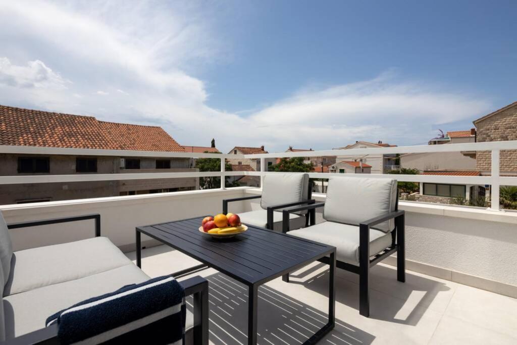 Holiday In Bol **** Green Apartment Exterior photo