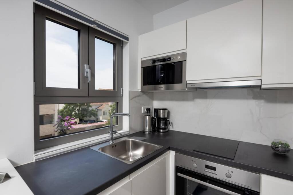 Holiday In Bol **** Green Apartment Exterior photo