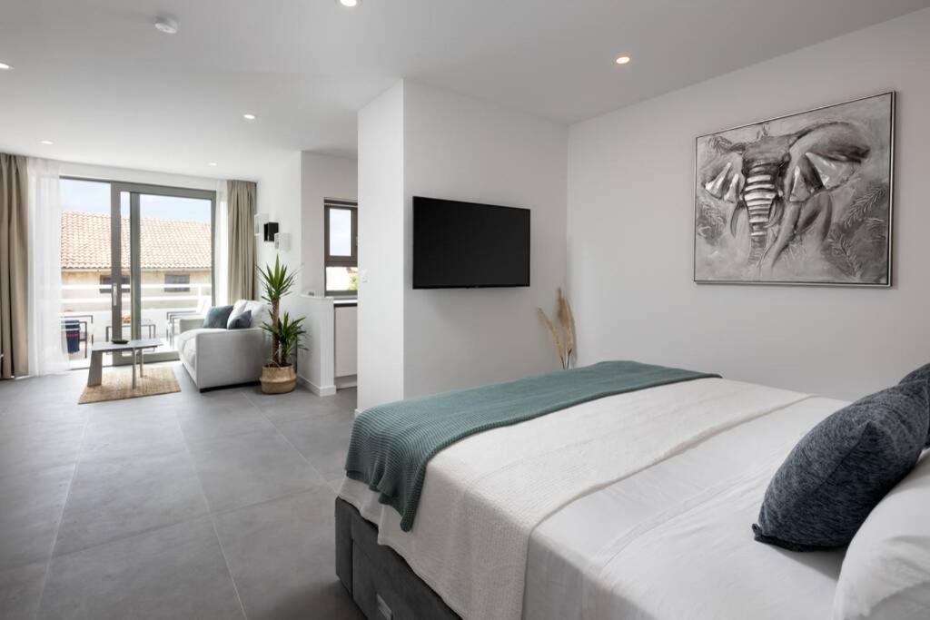 Holiday In Bol **** Green Apartment Exterior photo